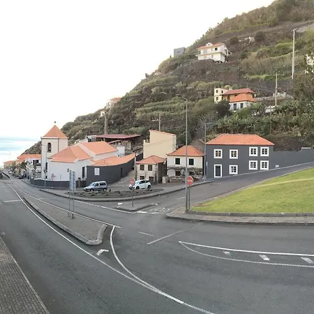 게스트하우스 Calheta Beach House T2