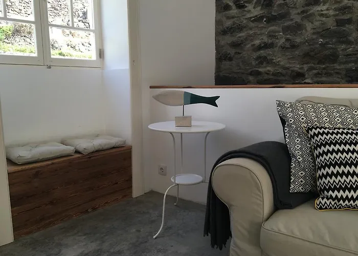 Guest house Calheta Beach House T2 3*